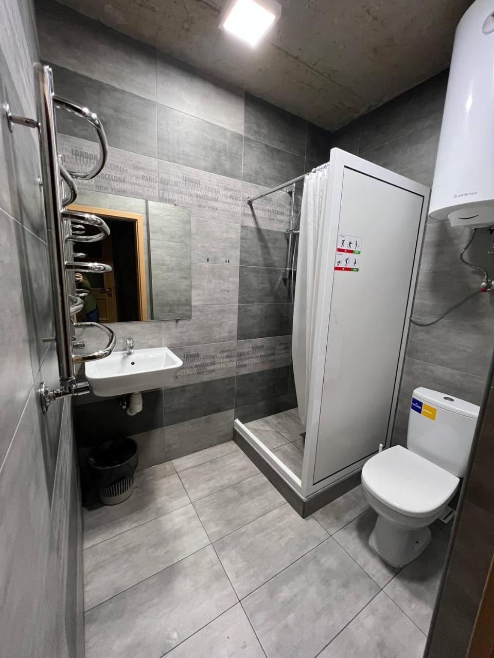 לבוב Moonlight Hostel מראה חיצוני תמונה
