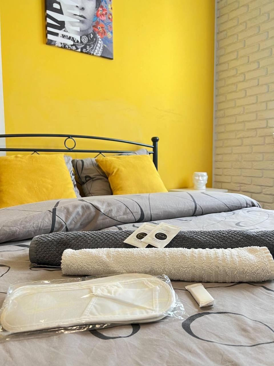 לבוב Moonlight Hostel מראה חיצוני תמונה